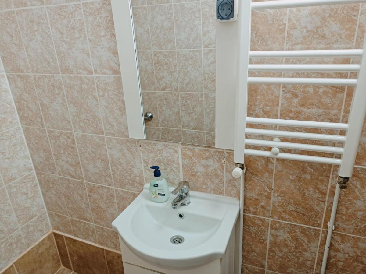 Ferienwohnung Piata Romana Luxury Bukarest Exterior foto
