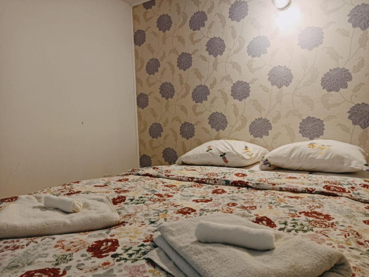 Ferienwohnung Piata Romana Luxury Bukarest Exterior foto